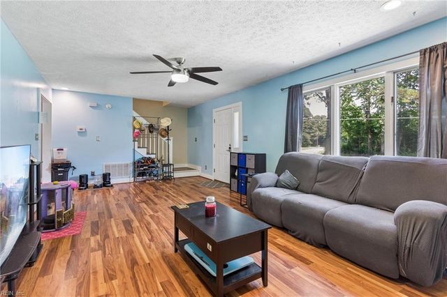 7322 Wellford LN, Gloucester, VA 23061
