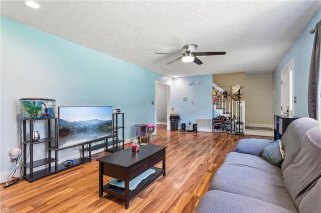 7322 Wellford LN, Gloucester, VA 23061