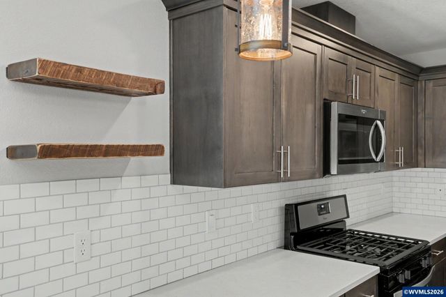 7922 5th St SE, Turner, OR 97392