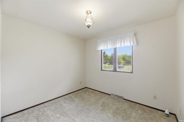 6266 N 900 E Road, New Carlisle, IN 46552