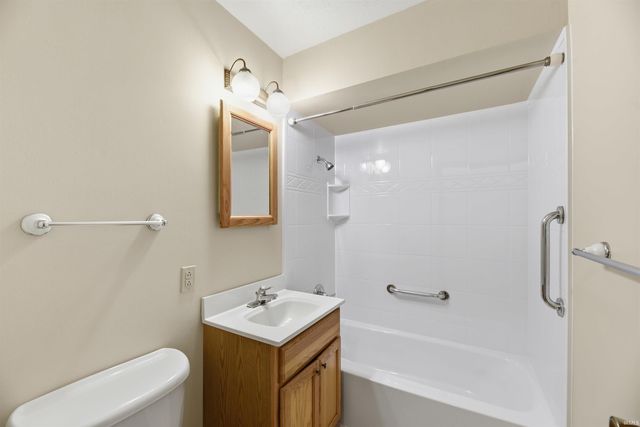 6266 N 900 E Road, New Carlisle, IN 46552