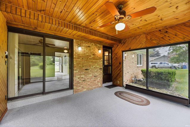 6266 N 900 E Road, New Carlisle, IN 46552