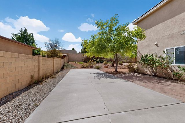 5005 Mira Vista Drive NE, Rio Rancho, NM 87144