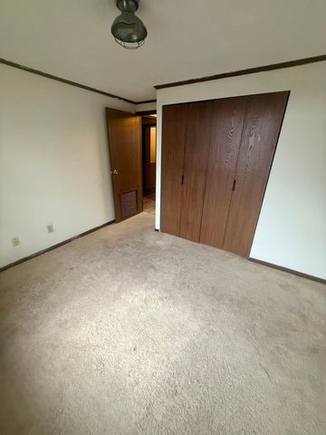 1718 Sunapple Way, Columbus, OH 43232