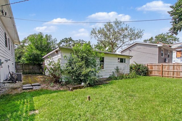 426 Redwing Drive, Round Lake Beach, IL 60073