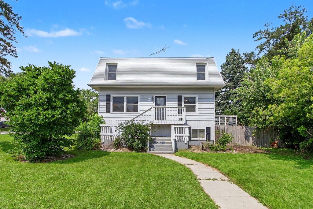 426 Redwing Drive, Round Lake Beach, IL 60073
