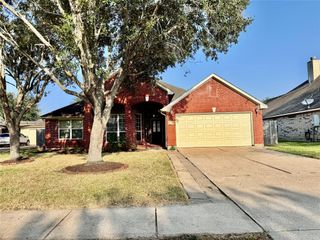 2604 Hidden Creek Drive, Pearland, TX 77581