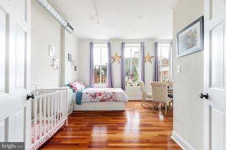 312 Market St Apt C, Philadelphia, PA 19106