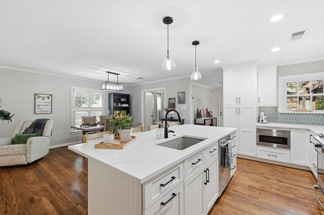 6428 Waverly Way, Fort Worth, TX 76116