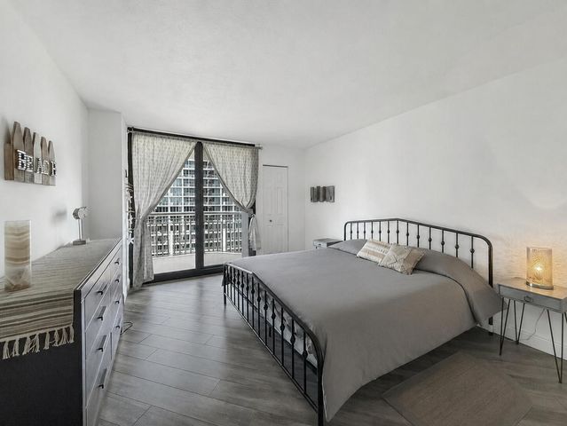3000 N Ocean Drive 17 B, Singer Island, FL 33404