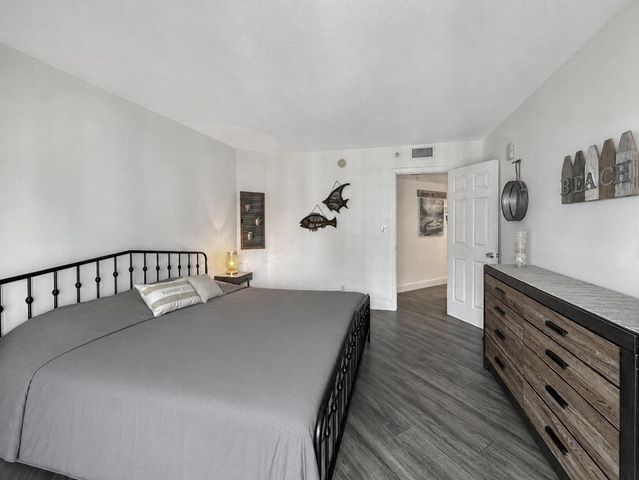 3000 N Ocean Drive 17 B, Singer Island, FL 33404