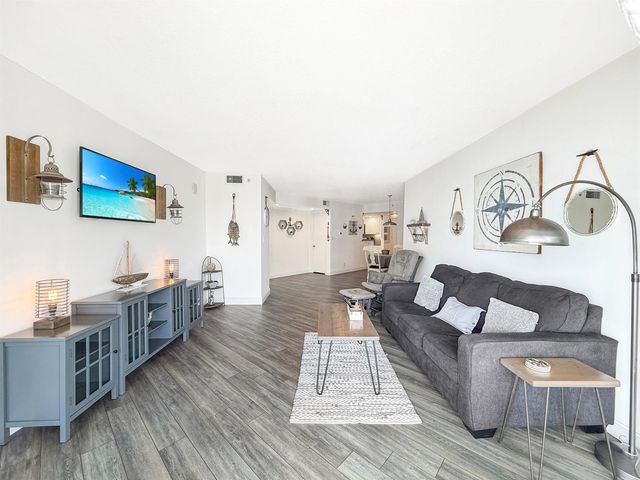 3000 N Ocean Drive 17 B, Singer Island, FL 33404