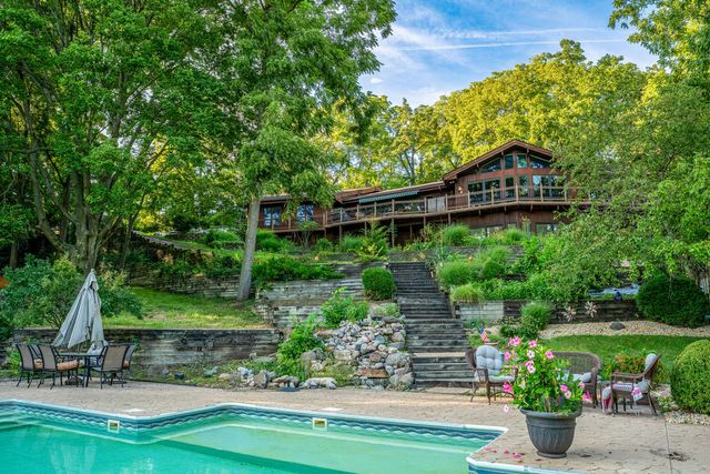 12300 River Road, Plano, IL 60545