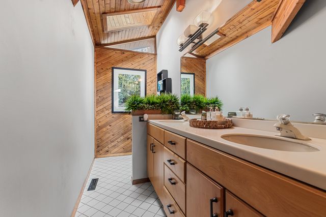 12300 River Road, Plano, IL 60545