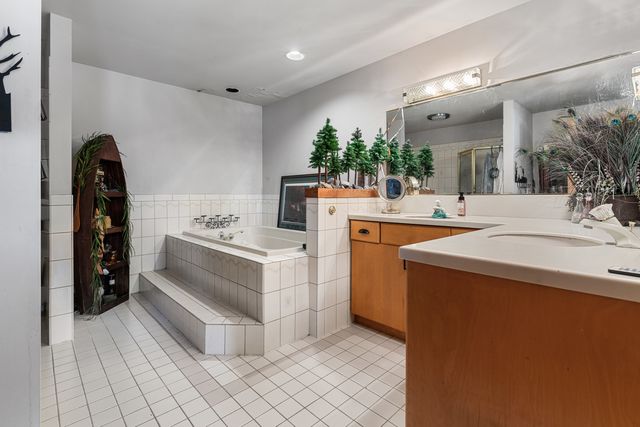 12300 River Road, Plano, IL 60545