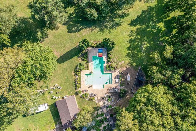 12300 River Road, Plano, IL 60545