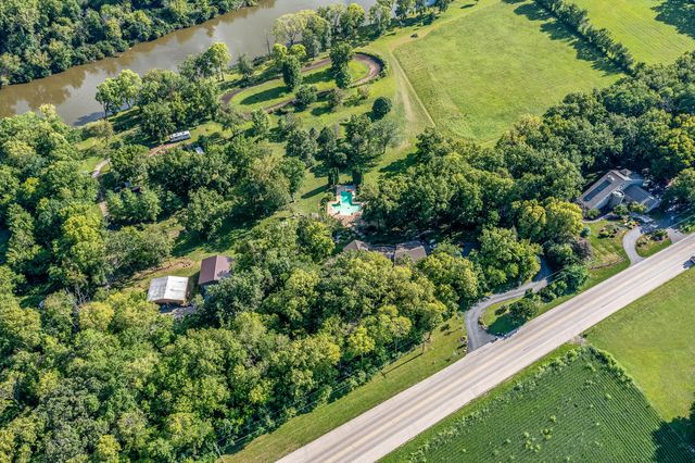 12300 River Road, Plano, IL 60545