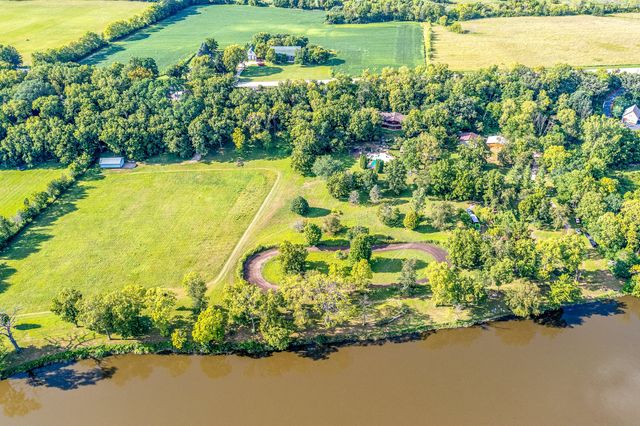 12300 River Road, Plano, IL 60545