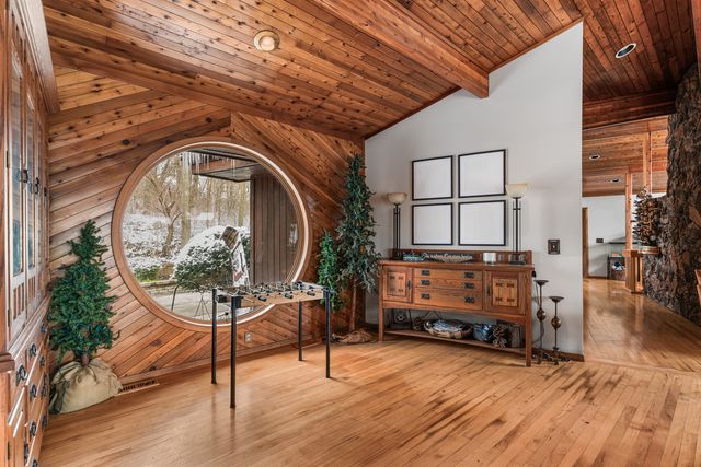 12300 River Road, Plano, IL 60545