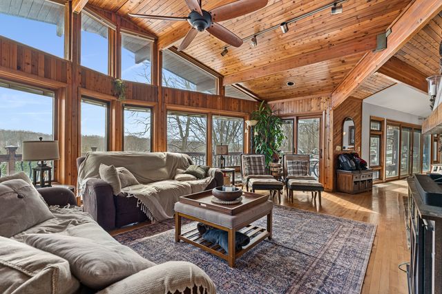 12300 River Road, Plano, IL 60545