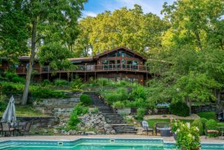 12300 River Road, Plano, IL 60545