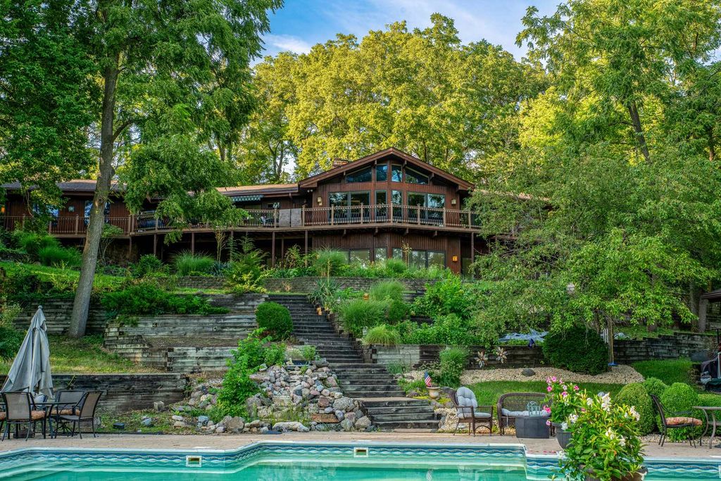 12300 River Road, Plano, IL 60545