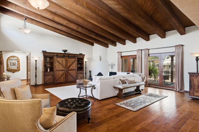 1805 Llano Court NW, Albuquerque, NM 87107