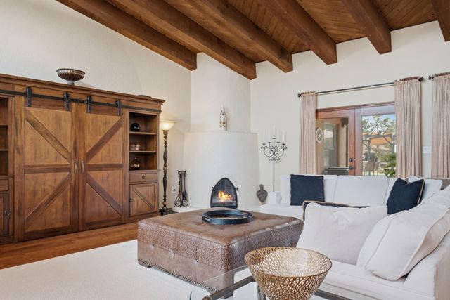 1805 Llano Court NW, Albuquerque, NM 87107