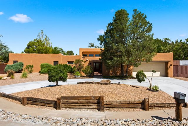 1805 Llano Court NW, Albuquerque, NM 87107