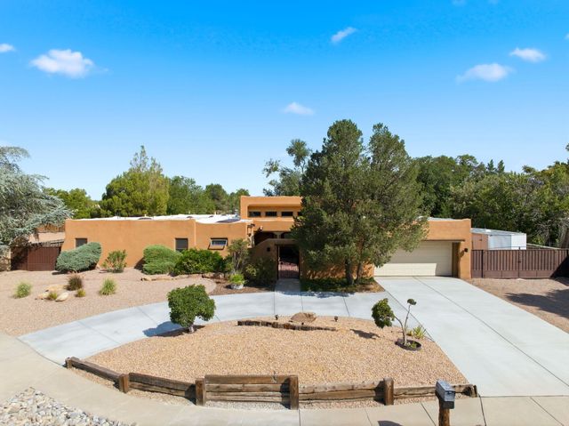 1805 Llano Court NW, Albuquerque, NM 87107
