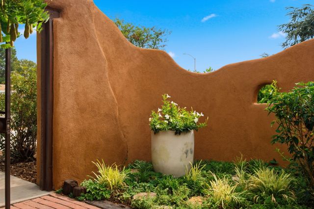 1805 Llano Court NW, Albuquerque, NM 87107