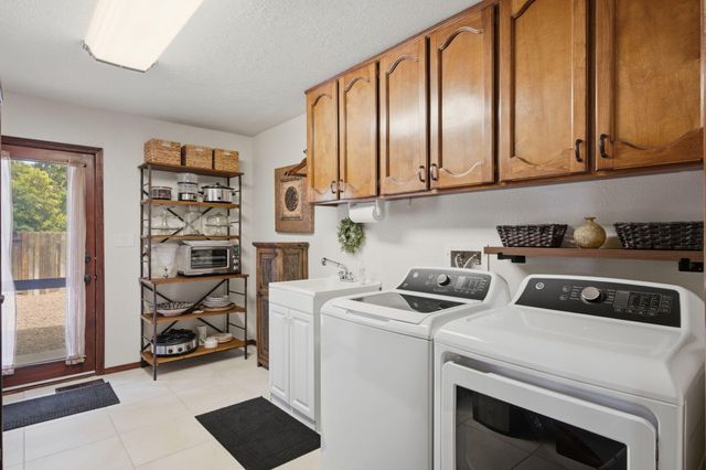 1805 Llano Court NW, Albuquerque, NM 87107