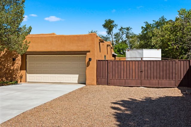 1805 Llano Court NW, Albuquerque, NM 87107