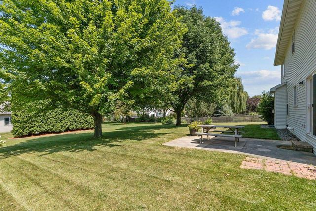 W5876 BLUE BONNET DRIVE, Appleton, WI 54915