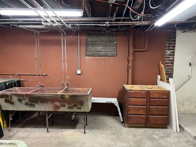 519 E Wabash Avenue, Crawfordsville, IN 47933