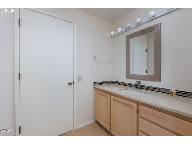 4175 N HIGHWAY 101 E-5, Depoe Bay, OR 97341