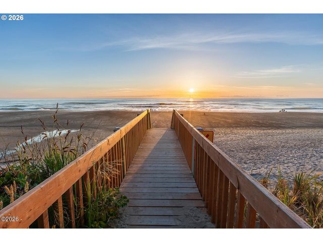 4175 N HIGHWAY 101 E-5, Depoe Bay, OR 97341