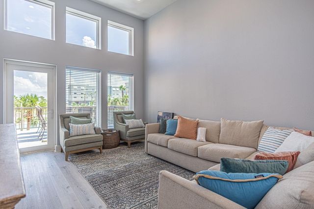 9520 Seawall Blvd 245, Galveston, TX 77554