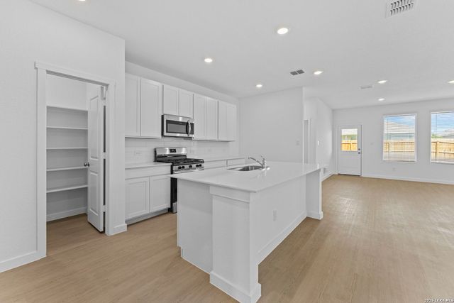 9407 Dassler Springs, Converse, TX 78109