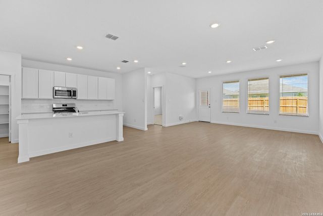 9407 Dassler Springs, Converse, TX 78109