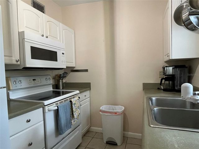 7110 ALVINA WAY, Orlando, FL 32822