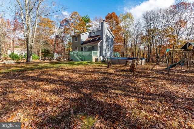 1010 ACORN LN, East Stroudsburg, PA 18302