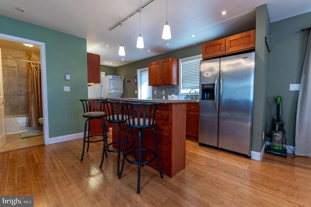 1010 ACORN LN, East Stroudsburg, PA 18302