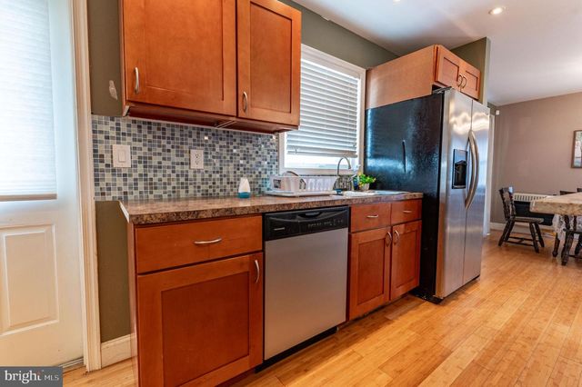 1010 ACORN LN, East Stroudsburg, PA 18302