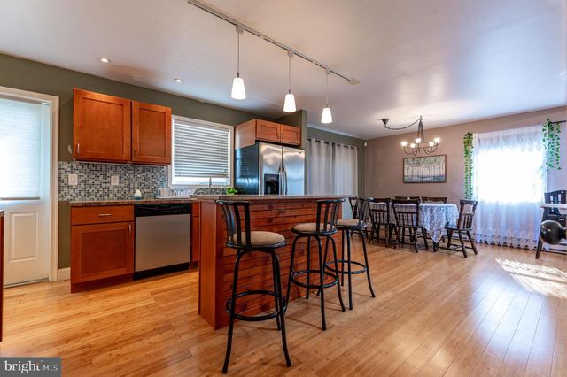 1010 ACORN LN, East Stroudsburg, PA 18302