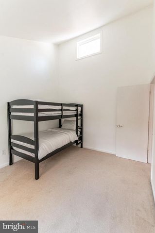 1010 ACORN LN, East Stroudsburg, PA 18302