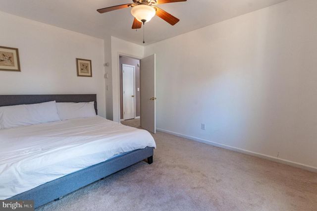 1010 ACORN LN, East Stroudsburg, PA 18302