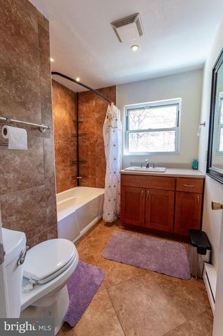 1010 ACORN LN, East Stroudsburg, PA 18302