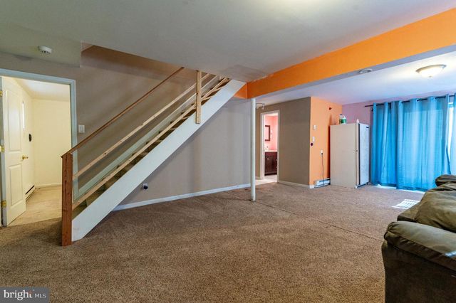 1010 ACORN LN, East Stroudsburg, PA 18302