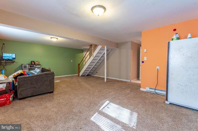 1010 ACORN LN, East Stroudsburg, PA 18302